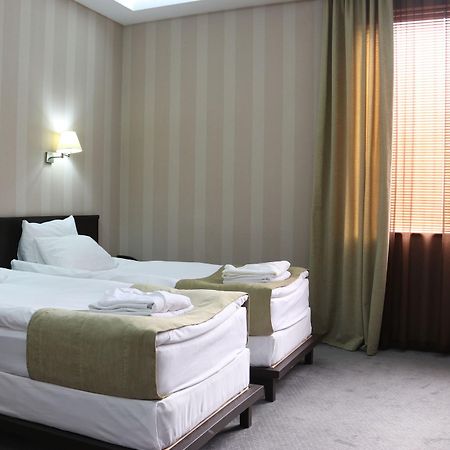 D'Plaza Hotel Tbilissi Extérieur photo
